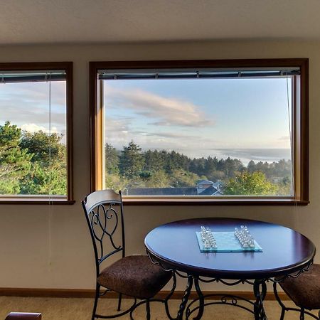 Bella Vista Newport Exterior photo